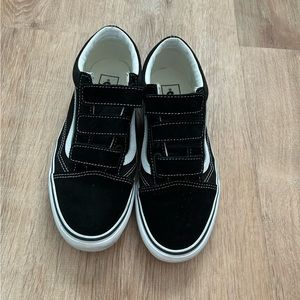 Van’s Old Skool Velcro Suede Sneakers Women’s 9 = Men’s 7.5